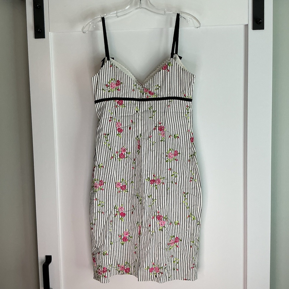 MAGGY LONDON White Black Striped Size 8 Floral Embroidered‎ Dress Fairy Coquette